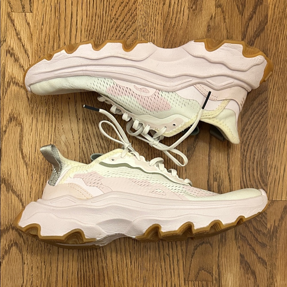 Sorel Kinetic Break thru Women's Sneakers in Pink and Cream